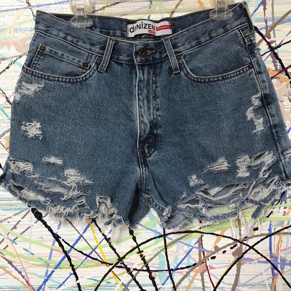 Vintage Levi's high rise destroyed shorts - Picture 1 of 13